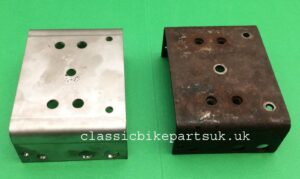 Norton Commando Coil Bracket Electrical tray 062577 (H229)