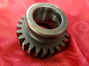 Triumph 4 Speed Main Shaft 3rd Gear 24 Tooth. New