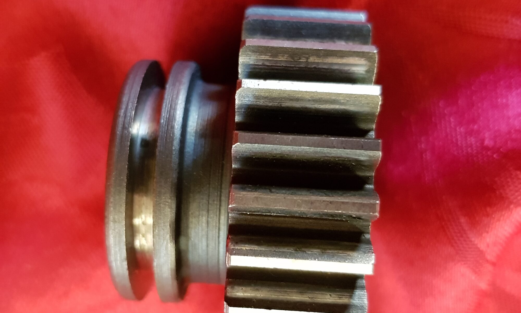 Triumph 4 Speed Main Shaft 3rd Gear 24 Tooth. New